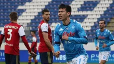 Lozano en un partido con el Napoli