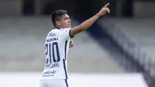 Emauel Montejano, festejando su primera anotación como profesional