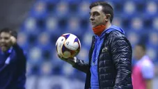 Pablo Guede durante el duelo frente al Puebla