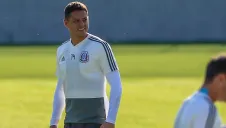 Chicharito Hernández en práctica con el Tri