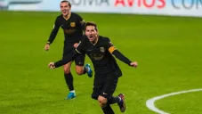 Lionel Messi durante un duelo con el Barcelona