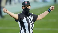 Sarah Thomas, durante un partido de la NFL