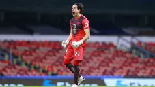 Óscar Jiménez festeja un gol del América