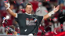 Tom Brady festeja la victoria sobre Chiefs