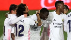 Jugadores del Real Madrid festejan un gol