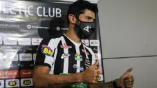Sebastián 'Loco' Abreu, en su presentación con Athletic Club