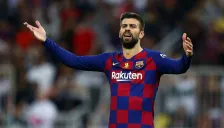 Gerard Piqué durante un duelo con el Barcelona