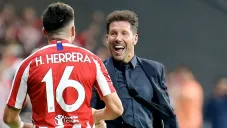Cholo Simeone felicita a Héctor Herrera tras un gol