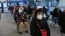 La vacunación de un grupo de adultos mayores