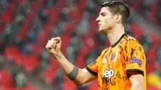 Álvaro Morata durante un duelo con la Juventus