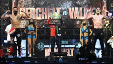 Ceremonia de pesaje del 'Alacrán Berchelt' vs Óscar Valdez