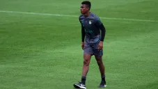 Félix Torres previo a un partido de Santos