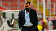 El Profe Cruz en el partido con Necaxa