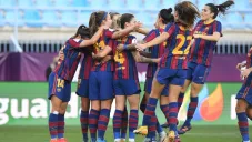 Jugadoras del Barcelona festejando un gol a favor