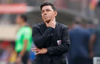 Marcelo Gallardo dirigiendo