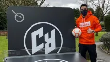 Raúl Jiménez recibió mesa de Teqball