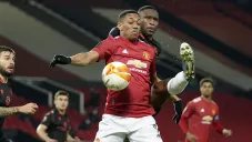 Modibo Sagnan disputa el balón con Anthony Martial