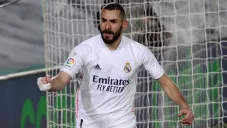 Karim Benzema festeja una anotación con el Real Madrid