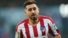 Héctor Herrera durante un duelo con el Atlético de Madrid