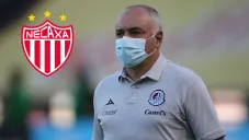 Memo Vázquez en partido con San Luis