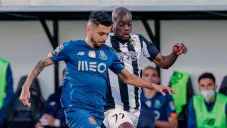 Tecatito Corona en el partido entre el Porto y el Portimonense