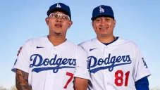 Julio Urías y Víctor González en sesión