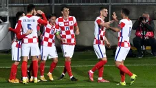 Los croatas celebran gol de Mario Pasalic