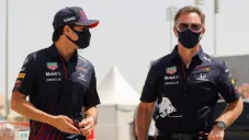 Horner al lado de Checo Pérez