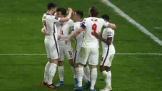 Seleccionados ingleses celebran anotación