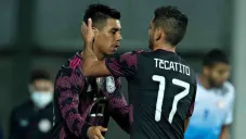 Efraín Álvarez ingresando de cambio por el Tecatito