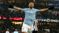 Sergio 'Kun' Agüero festeja un gol con el Manchester City