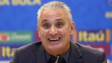Tite durante una conferencia de prensa en Brasil