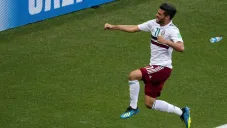 Carlos Vela durante un partido con México