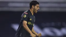 Carlos Vela festeja un gol con LAFC