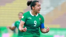 Charlyn Corral en festejo de gol