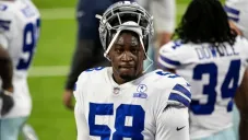 Aldon Smith en un partido de la NFL