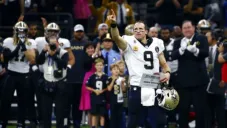 Drew Brees tras romper el récord de yardas por aire