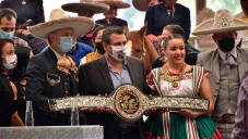 Canelo Álvarez vs Saunders: Presentan Cinturón Mestizo que obtendrá el ganador