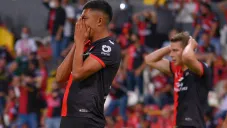 Jugadores de Atlas se lamentan tras gol de Chivas