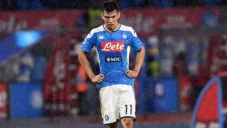 Hirving Lozano en un partido del Napoli