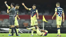 Jugadores de América tras la lesión de Chucho López