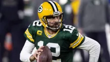 Aaron Rodgers en acción con los Packers