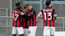 Jugadores del Milan, en festejo de gol