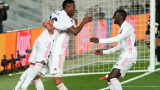 Jugadores del Real Madrid festejan un gol