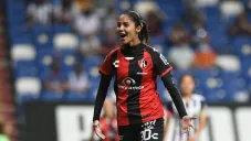 Alison González en un partido con Atlas