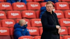 El técnico neerlandés en un partido