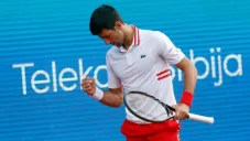 Novak Djokovic en acción en el Abierto de Serbia en Belgrado