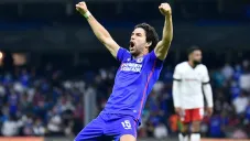Rivero celebra en el Estadio Azteca