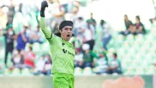 Acevedo en un partido con el Santos