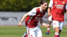 Marcelo Flores en un partido con el Arsenal